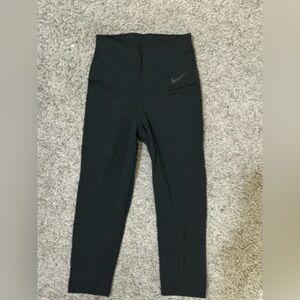 Nike Woman’s Capris